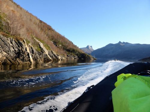 Dramatische Durchfahrt im Sundstraumen.